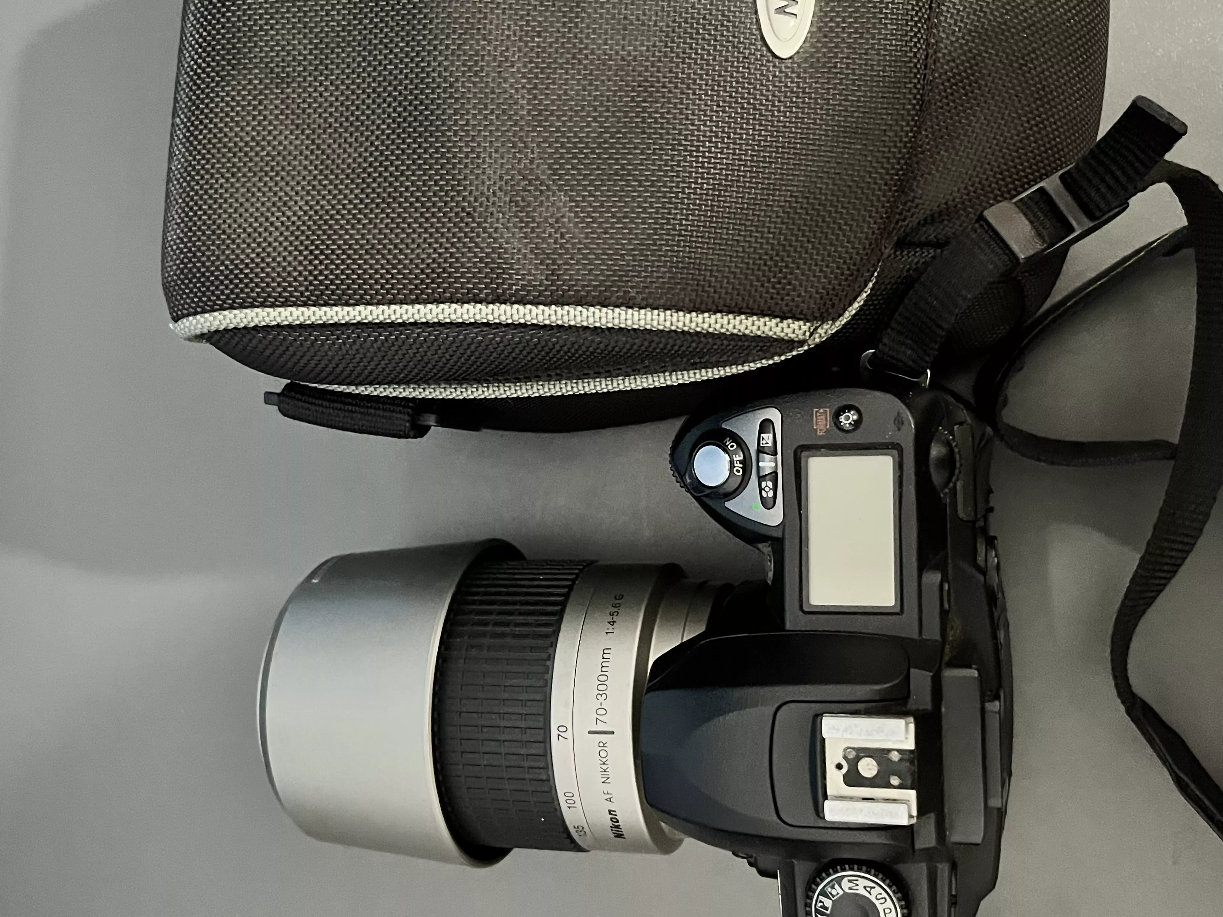 Vendo Nikon D70