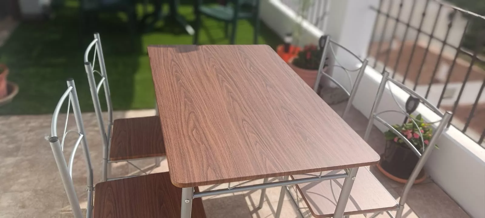 Conjunto de mesa + 4 sillas